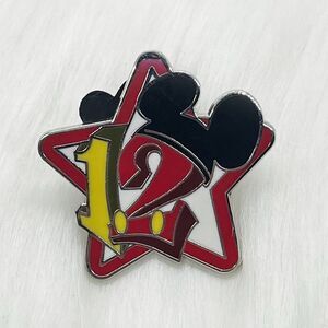 🔮 5/$25 Disney Star Collection Mickey Ear‎ Hat Pin